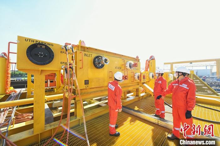 逐梦深蓝 中国首套深水水下多功能管汇系统交付背后的科技飞跃